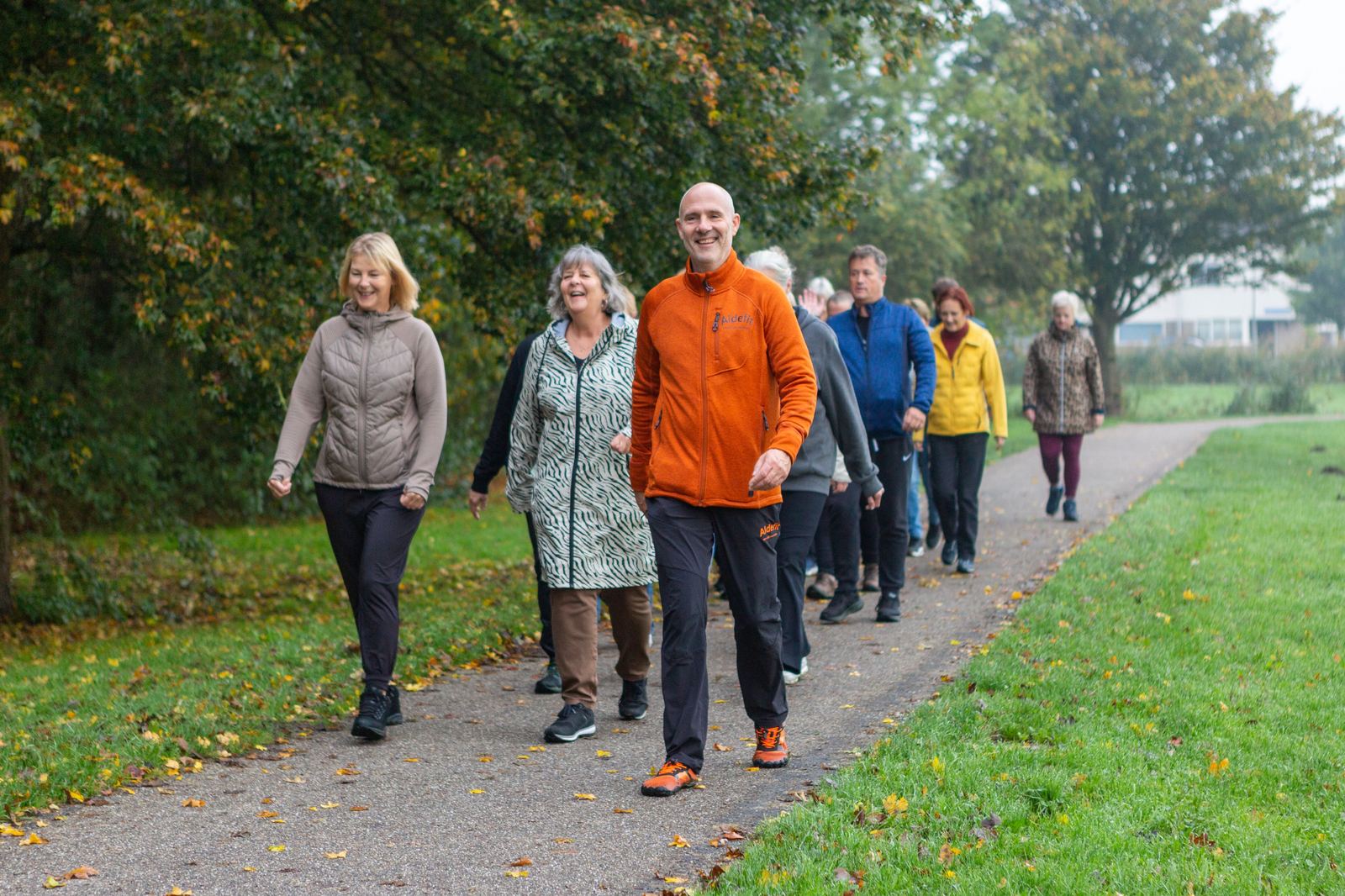 Wandelgroep van Aldefit tijdens een training in Almere